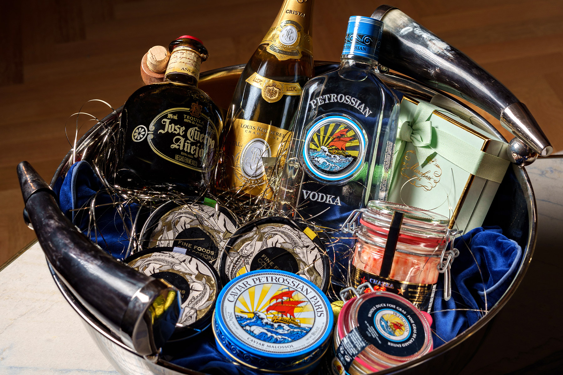 corporate-gifts Artisanal spread representing gourmet greece culture